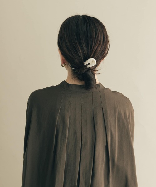 SMELLY(スメリー)の「マーブルジュシヘアスティック(その他ヘアアクセサリー・レディース・カーキ/アイボリー・-)」の4枚目の写真