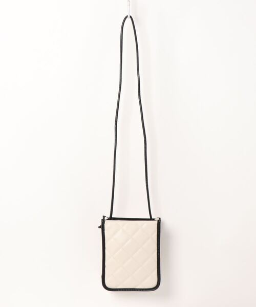 ALTROSE（アルトローズ）の「ショルダーバッグ　[ケリア]（ショルダーバッグ・レディース・カーキ/ブラック/ベージュ/アイボリー・FREE）」の2枚目の写真