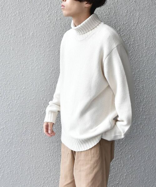 SHIPS any(シップス エニィ)の「SHIPS any: 【ウォッシャブル】TEXBRID カシミヤMIX ミドルゲージ タートルネック ニット◇(ニット/セーター・メンズ・オフホワイト/ブラウン系その他/ブラック/レッド・SMALL/X-LARGE/MEDIUM/LARGE)」の5枚目の写真