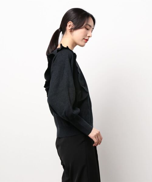 LOWRYS FARM（ローリーズファーム）の「コンパクトフリルニット　214929（ニット/セーター・レディース・ブラック/ブラウン/ベージュ/ブルー・FREE）」の5枚目の写真