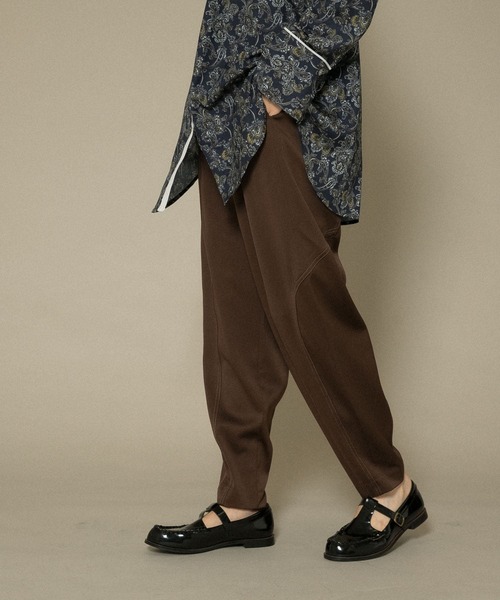 KBF(ケイビーエフ)の「配色ステッチカーブパンツ(その他パンツ・レディース・ネイビー/ブラウン/パープル・ONE)」の2枚目の写真