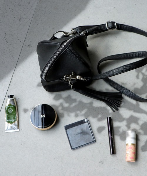 antiqua（アンティカ）の「タッセル付きミニショルダーバッグ（ショルダーバッグ・レディース・ブラック・FREE）」の7枚目の写真