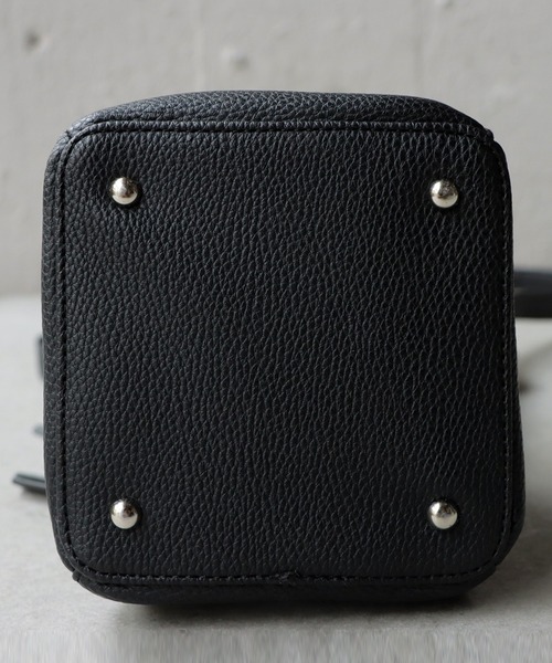 antiqua（アンティカ）の「タッセル付きミニショルダーバッグ（ショルダーバッグ・レディース・ブラック・FREE）」の20枚目の写真