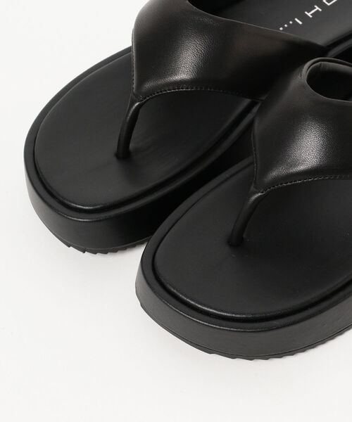 Ray BEAMS(レイビームス)の「MOHI / 厚底 トング サンダル(その他シューズ・レディース・ブラック/オフホワイト・38/39/35/36/37)」の22枚目の写真