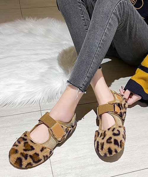 SVEC（シュベック）の「フェイクファー ベルクロ スニーカー（スニーカー・レディース・ブラック/ブラウン系その他/アイボリー/ベージュ/ホワイト系その他・38/37/36/39/40/35）」の15枚目の写真