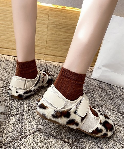 SVEC（シュベック）の「フェイクファー ベルクロ スニーカー（スニーカー・レディース・ブラック/ブラウン系その他/アイボリー/ベージュ/ホワイト系その他・38/37/36/39/40/35）」の14枚目の写真