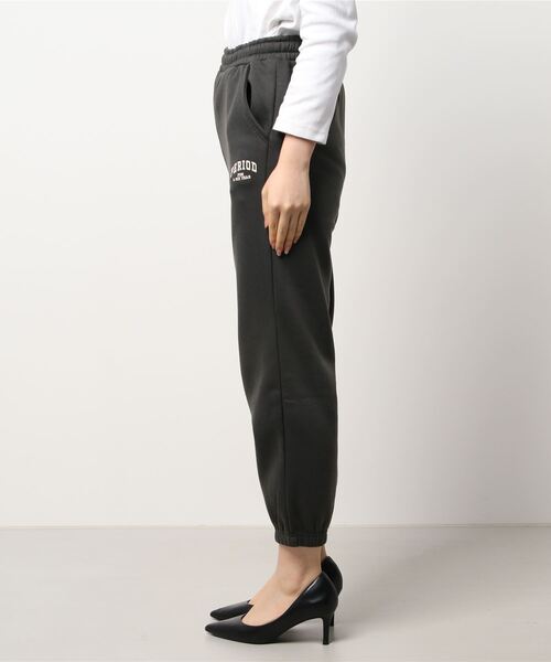 frames RAY CASSIN（フレームスレイカズン）の「【WEB限定】ロゴスウェット裏起毛ジョガーパンツ[セットアップ着用可]（スウェットパンツ・レディース・ピンク/杢グレー/スミクロ・FREE）」の4枚目の写真