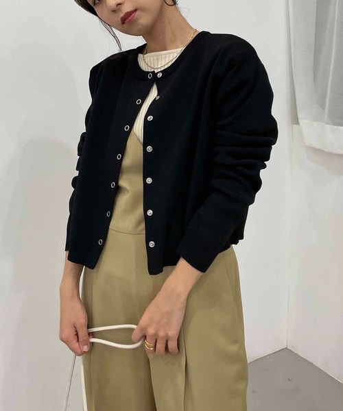 CAPRICIEUX LE'MAGE（カプリシューレマージュ）の「ダンボールコンパクトスナップカーディガン（カーディガン/ボレロ・レディース・オフホワイト/ブラック/グレー/グリーン/イエロー/ピンク・FREE）」の15枚目の写真