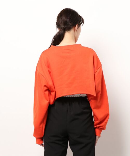 SPINNS（スピンズ）の「ショート丈 カラースウェット（スウェット・レディース・ホワイト/チャコール/グリーン/ブラック/オレンジ/ピンク/パープル/ブルー・ONESIZE）」の10枚目の写真