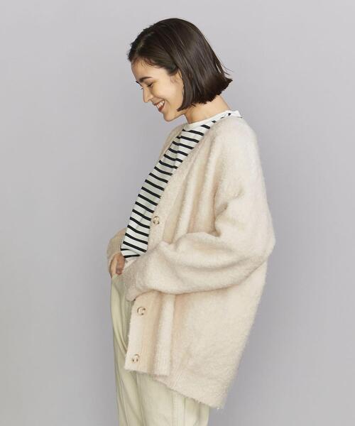 BEAUTY&YOUTH UNITED ARROWS(ビューティーアンドユースユナイテッドアローズ)の「BY ループヤーン Vネック ビッグ カーディガン(カーディガン/ボレロ・レディース・ライトブルー/ブラック/オフホワイト・FREE)」の4枚目の写真