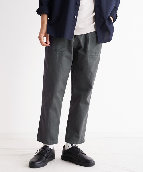 And A（アンドエー）の「GRAMICCI グラミチ / LOOSE TAPERED PANT ルーズテーパードパンツ イージパンツ ベイカーパンツ / G103-OGT（その他パンツ・メンズ・オリーブ/チャコールグレー/ベージュ/ブラウン/グレイッシュベージュ/ブラック/ネイビー/ダークグリーン/ダークグレー/ベージュ系その他/セージグリーン・MEDIUM/LARGE/X-LARGE/SMALL）」の4枚目の写真