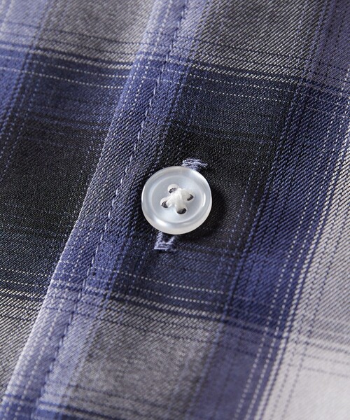 FREAK'S STORE（フリークスストア）の「WEB限定 Relax Fit リラックスフィット ショートスリーブ レギュラーカラーチェックシャツ/オンブレチェック（シャツ/ブラウス・メンズ・ブルー系1/ネイビー/ブルー系2/ピンク/ブラック・LARGE/SMALL/MEDIUM）」の8枚目の写真