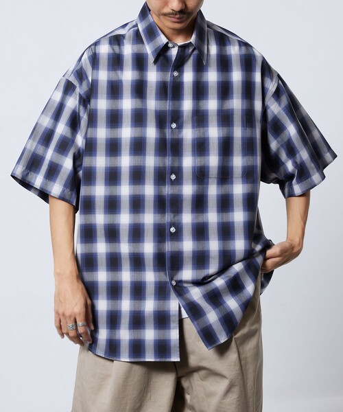 FREAK'S STORE（フリークスストア）の「WEB限定 Relax Fit リラックスフィット ショートスリーブ レギュラーカラーチェックシャツ/オンブレチェック（シャツ/ブラウス・メンズ・ブルー系1/ネイビー/ブルー系2/ピンク/ブラック・LARGE/SMALL/MEDIUM）」の14枚目の写真