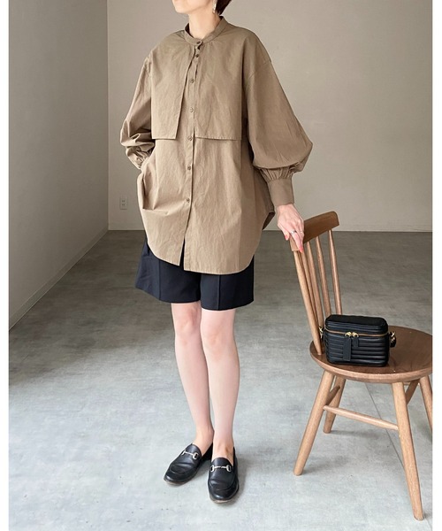 She's Closet(シーズクローゼット)の「バンドカラーボリュームスリーブ長袖ブロードケープシャツ(シャツ/ブラウス・レディース・ホワイト/ブラック/ベージュ/ブルー/ピンク/パープル/モカ/オリーブ・FREE)」の11枚目の写真