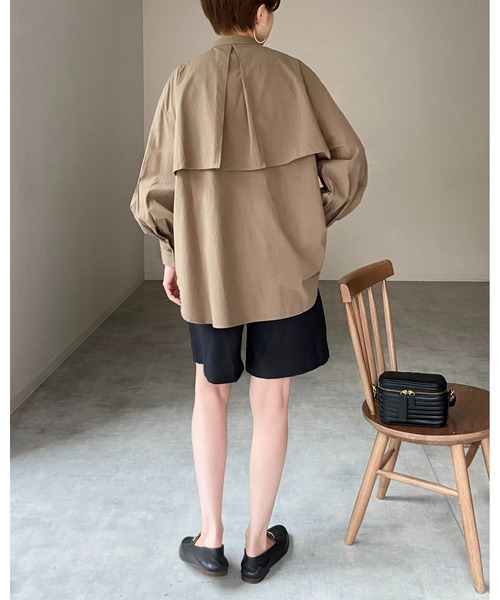 She's Closet(シーズクローゼット)の「バンドカラーボリュームスリーブ長袖ブロードケープシャツ(シャツ/ブラウス・レディース・ホワイト/ブラック/ベージュ/ブルー/ピンク/パープル/モカ/オリーブ・FREE)」の10枚目の写真