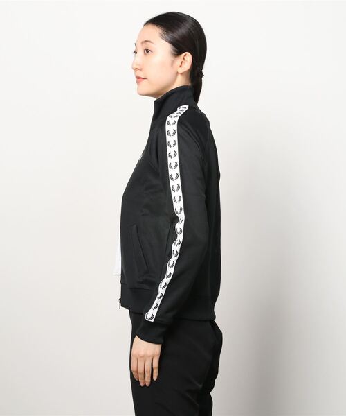 FRED PERRY（フレッドペリー）の「Taped Track Jacket（ブルゾン・レディース・ブラック・10）」の4枚目の写真