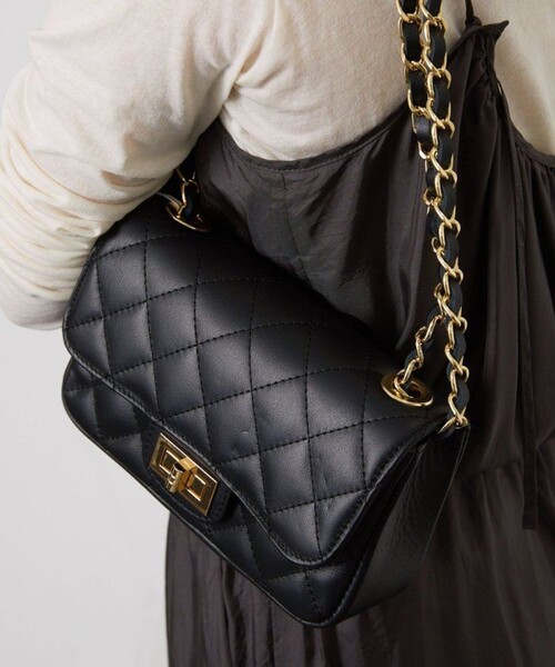 AULENTTI（オウレンティ）の「AULENTTI/オーレンティ チェーンキルティングバッグ（ショルダーバッグ・レディース・ブラック/ベージュ/ダークブラウン/オリーブ/ブルー/パープル・ONE SIZE）」の21枚目の写真