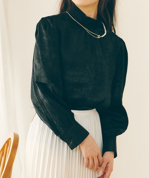 Lamoa（ラモア）の「Lamoa/ボリュームスリーブ グロッシー ブラウス（シャツ/ブラウス・レディース・ホワイト/ブラック/ベージュ・FREE）」の3枚目の写真