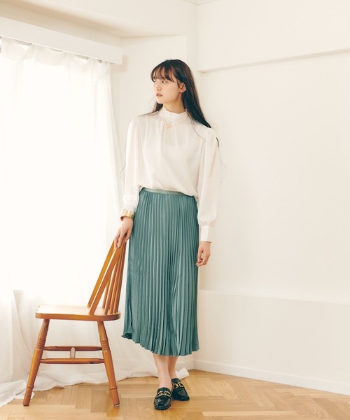 Lamoa（ラモア）の「Lamoa/ボリュームスリーブ グロッシー ブラウス（シャツ/ブラウス・レディース・ホワイト/ブラック/ベージュ・FREE）」の8枚目の写真