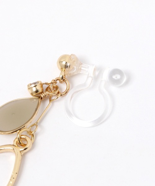 LAKOLE(ラコレ)の「エポメタルコンビノンホールピアス / 266329(イヤリング・レディース・ベージュ/グレー・FREE)」の5枚目の写真