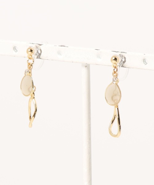 LAKOLE(ラコレ)の「エポメタルコンビノンホールピアス / 266329(イヤリング・レディース・ベージュ/グレー・FREE)」の7枚目の写真