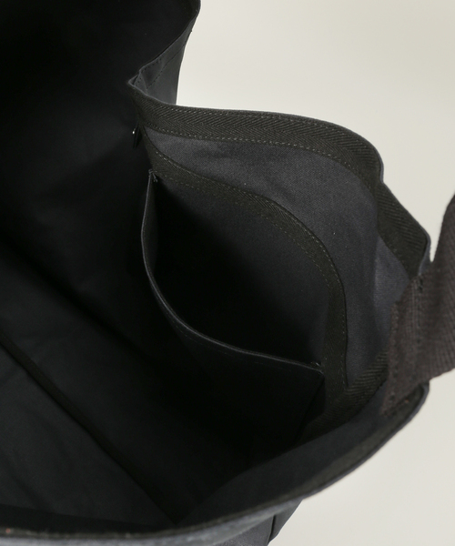 hobo(ホーボー)の「【hobo/ホーボー】別注 AZUMA SHOULDER BAG CANVAS L(ショルダーバッグ・メンズ・ブラック/キャメル・FREE)」の11枚目の写真