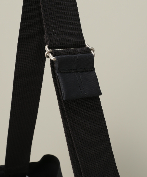 hobo(ホーボー)の「【hobo/ホーボー】別注 AZUMA SHOULDER BAG CANVAS L(ショルダーバッグ・メンズ・ブラック/キャメル・FREE)」の8枚目の写真