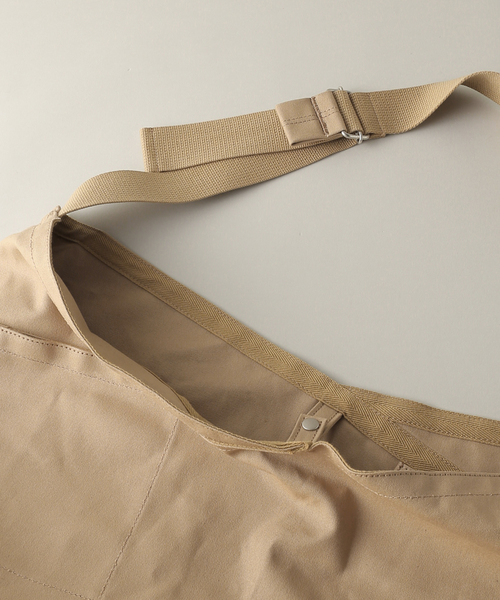 hobo(ホーボー)の「【hobo/ホーボー】別注 AZUMA SHOULDER BAG CANVAS L(ショルダーバッグ・メンズ・ブラック/キャメル・FREE)」の6枚目の写真