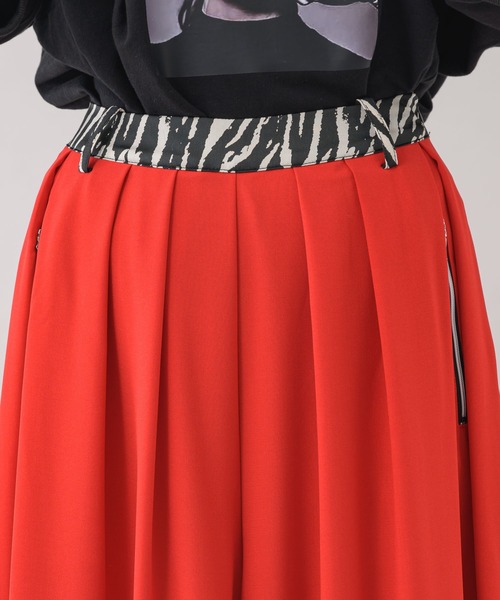 TRANOI（トラノイ）の「TRANOI. スーパーワイドパンツ（その他パンツ・レディース・ブラック/レッド・FREE）」の22枚目の写真