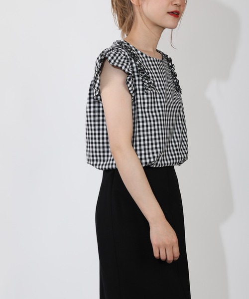 BE NEAT（ビーニート）の「フロントショルダーギャザーフリルブラウス（シャツ/ブラウス・レディース・ブラック/ネイビー・M）」の13枚目の写真