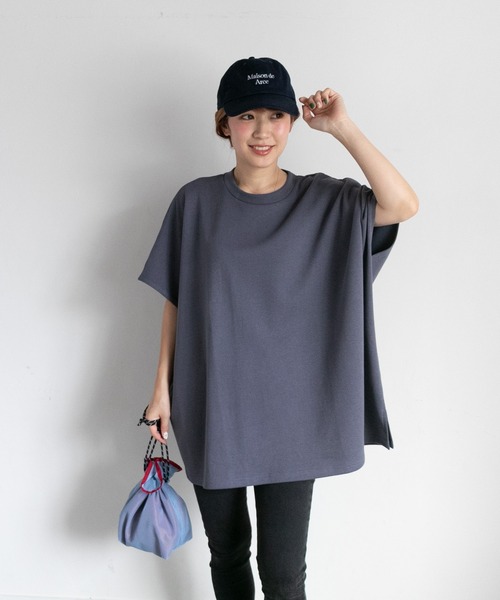 PICHI(ピイチ)の「オーバーサイズドルマンTee(Tシャツ/カットソー・レディース・ホワイト/ブラック/ブルー/オートミール・FREE)」の4枚目の写真