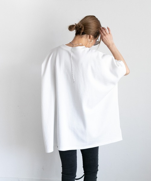 PICHI(ピイチ)の「オーバーサイズドルマンTee(Tシャツ/カットソー・レディース・ホワイト/ブラック/ブルー/オートミール・FREE)」の12枚目の写真