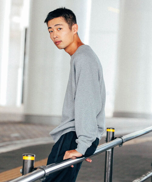 BEAMS（ビームス）の「BEAMS / ラグラン ワイド クルーネックスウェット（スウェット・メンズ・レッド/ブルー/グレー系その他・S/M/L/XL）」の2枚目の写真