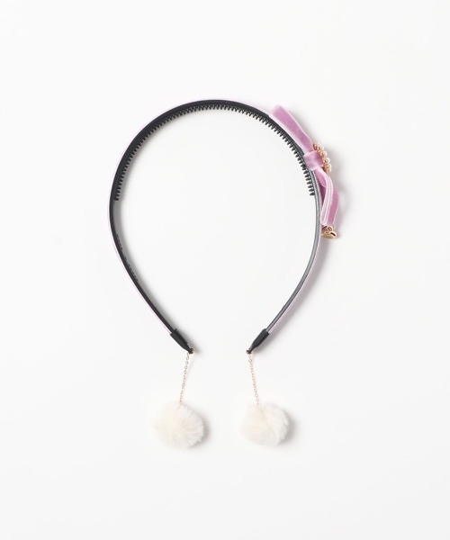 KP DECO（ケーピーデコ）の「ファー梵天付きグログランとベルベットリボンのカチューシャ（カチューシャ・キッズ・レッド/ラベンダー/ブルー系その他・FREE）」の2枚目の写真