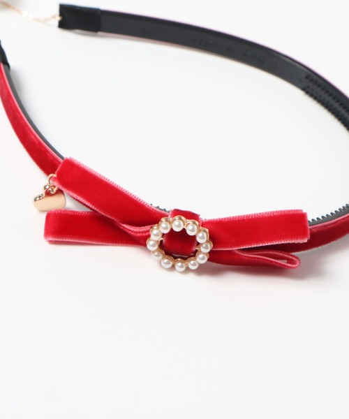 KP DECO（ケーピーデコ）の「ファー梵天付きグログランとベルベットリボンのカチューシャ（カチューシャ・キッズ・レッド/ラベンダー/ブルー系その他・FREE）」の4枚目の写真