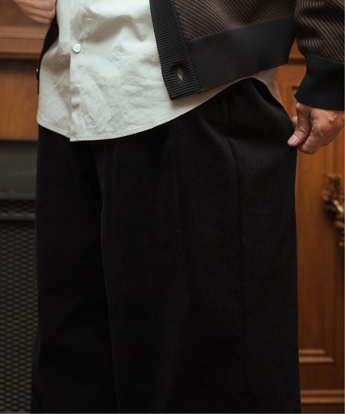 EDIFICE LA BOUCLE（エディフィスラブークル）の「【LA BOUCLE / ラブークル】2タック HUGEASY コーデュロイ イージーパンツ（その他パンツ・メンズ・ブラック/ブラウン/グリーン/ブルー/オレンジ・2/1）」の18枚目の写真