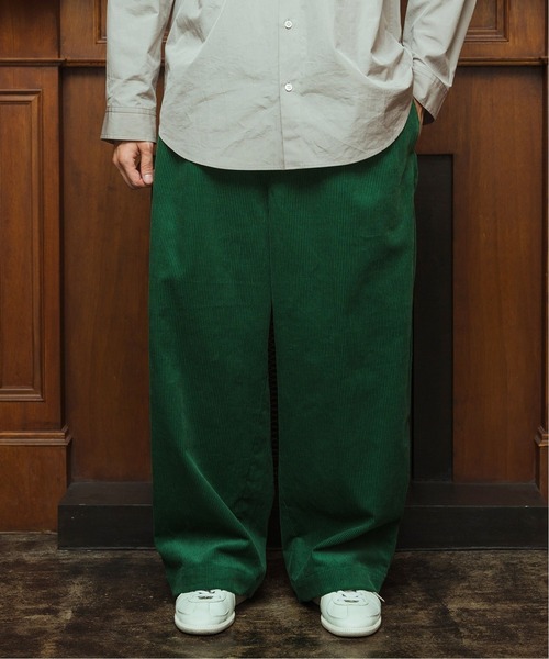 EDIFICE LA BOUCLE（エディフィスラブークル）の「【LA BOUCLE / ラブークル】2タック HUGEASY コーデュロイ イージーパンツ（その他パンツ・メンズ・ブラック/ブラウン/グリーン/ブルー/オレンジ・2/1）」の14枚目の写真