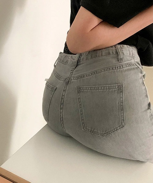 BEIDELLI（ベイデリー）の「[BELLIDE MADE] ICE GREYISH STRAIGHT WIDE JEANS - Short -（デニムパンツ・レディース・グレー/グレー系その他/グレー系その他2・SMALL/MEDIUM/LARGE/X-LARGE/XX-LARGE）」の5枚目の写真