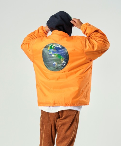 BEAVER（ビーバー）の「BACANCES ALL INCLUSIVE/バカンスオールインクルーシブ　BC BOA COACH JKT YIN YANG EARTH（ブルゾン・メンズ・ブラック/オレンジ/カーキ・LARGE/MEDIUM/X-LARGE）」の3枚目の写真