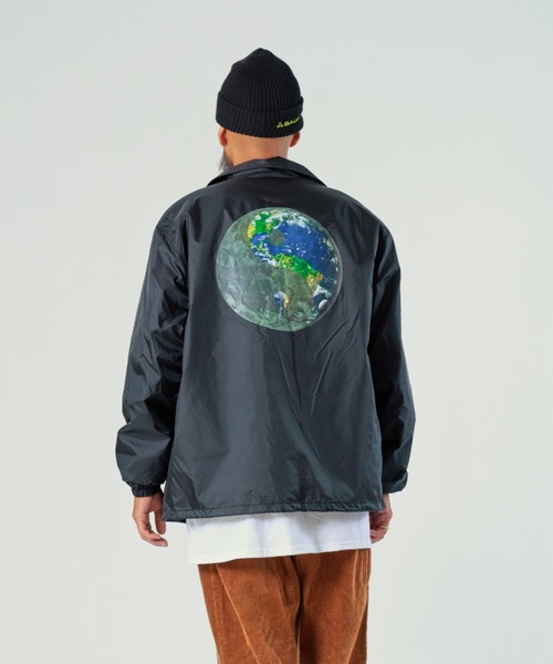 BEAVER（ビーバー）の「BACANCES ALL INCLUSIVE/バカンスオールインクルーシブ　BC BOA COACH JKT YIN YANG EARTH（ブルゾン・メンズ・ブラック/オレンジ/カーキ・LARGE/MEDIUM/X-LARGE）」の2枚目の写真