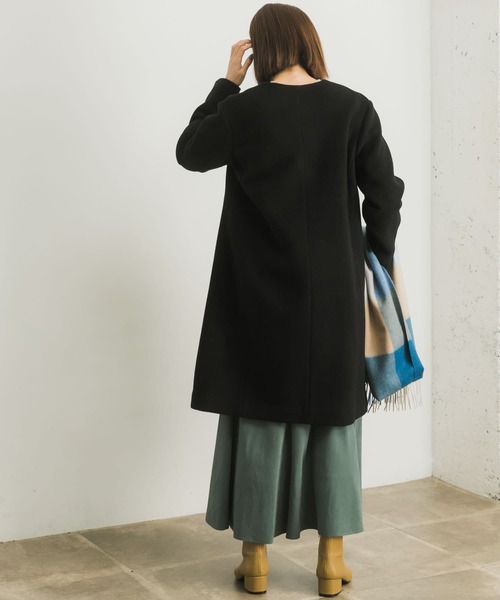 ノーカラービーバーコート