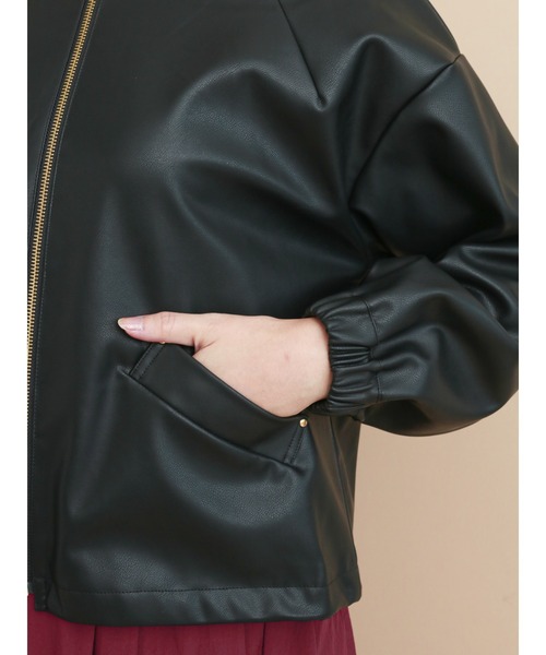 Te chichi（テチチ）の「フェイクレザーノーカラーブルゾン（ブルゾン・レディース・ブラック/グレー・ﾌﾘ-）」の6枚目の写真