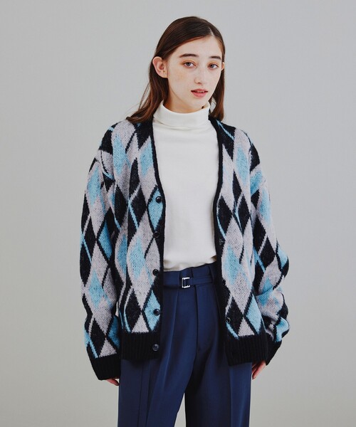 tk.TAKEO KIKUCHI（ティーケータケオキクチ）の「◆シャギーカラーニット アソートカーディガン（カーディガン/ボレロ・レディース・ブラック/イエロー/ブルー/グリーン/ホワイト系3/ブラック系3/ブラック系4/ダークブラウン系3/ダークブラウン系4/ブラウン系1/サックスブルー系1/パープル系/パープル系2/レッド系1・66）」の10枚目の写真