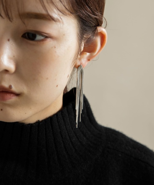 SMELLY（スメリー）の「メタルフリンジピアス（ピアス（両耳用）・レディース・シルバー/ゴールド・-）」の3枚目の写真