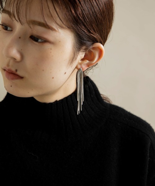 SMELLY（スメリー）の「メタルフリンジピアス（ピアス（両耳用）・レディース・シルバー/ゴールド・-）」の4枚目の写真