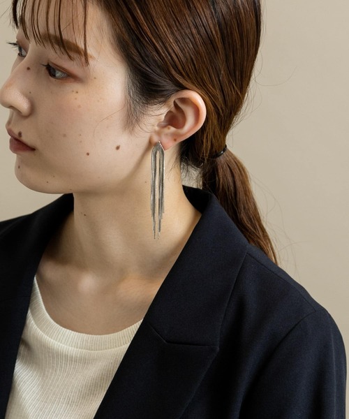 SMELLY（スメリー）の「メタルフリンジピアス（ピアス（両耳用）・レディース・シルバー/ゴールド・-）」の6枚目の写真