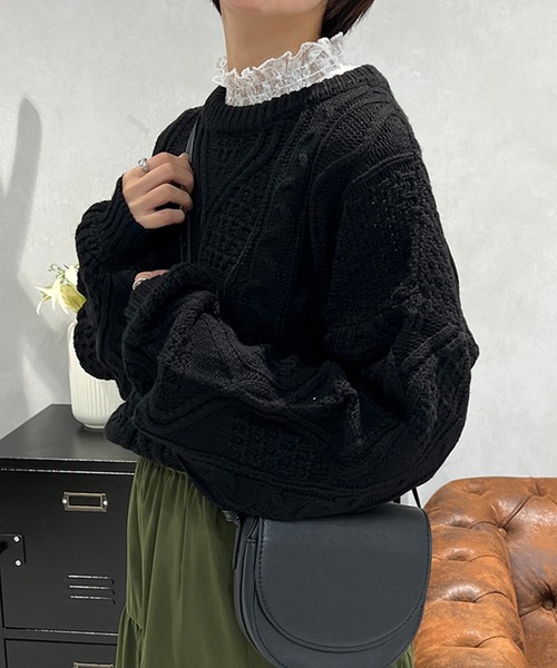 kutir（クティール）の「ケーブルニット（ニット/セーター・レディース・カーキ/オフホワイト/ブルー/ボルドー/ブラック/ブラウン・FREE）」の3枚目の写真