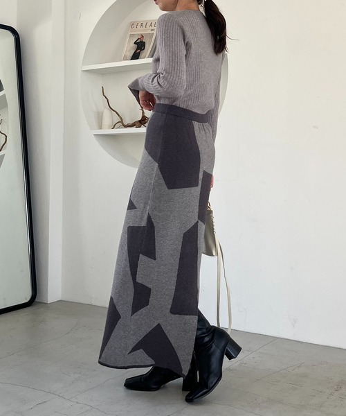 CAPRICIEUX LE'MAGE（カプリシューレマージュ）の「キカ柄ニットスカート（スカート・レディース・ベージュ/グレー・FREE）」の8枚目の写真