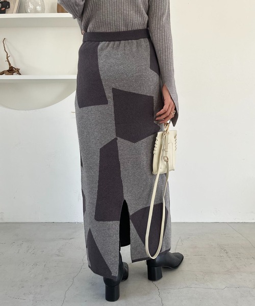 CAPRICIEUX LE'MAGE（カプリシューレマージュ）の「キカ柄ニットスカート（スカート・レディース・ベージュ/グレー・FREE）」の5枚目の写真