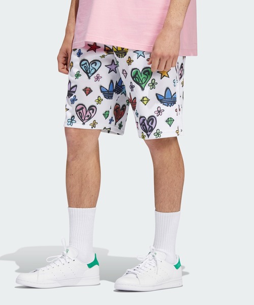アディダス×ジェレミースコット モノグラム ショートパンツ 白 adidas（アディダス）の「ジェレミー・スコット モノグラムショーツ